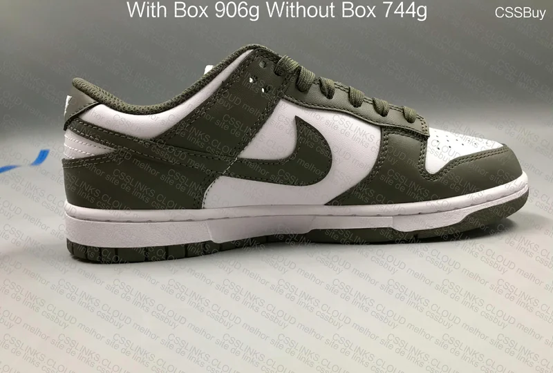 Dunk Medium Olive 3