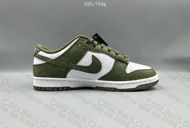 Dunk Medium Olive 3