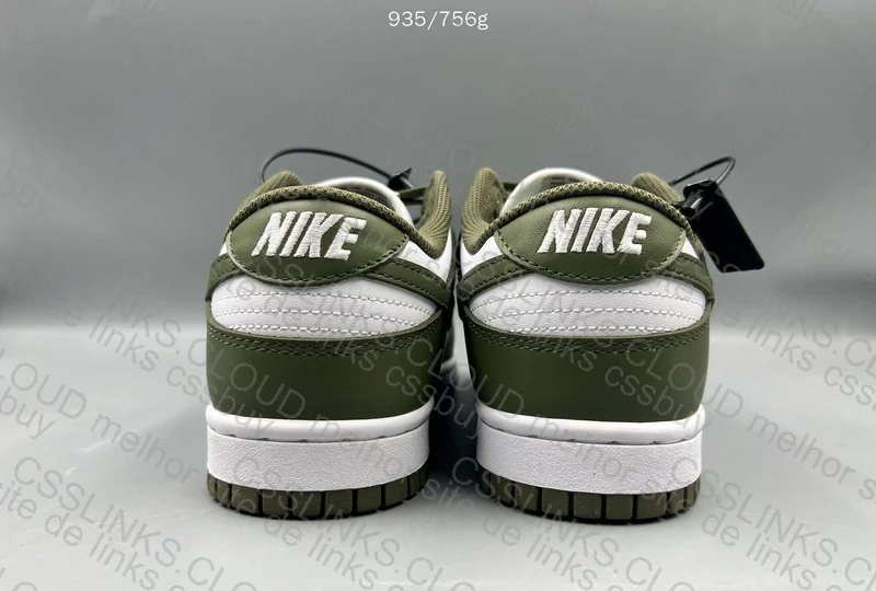 Dunk Medium Olive 4