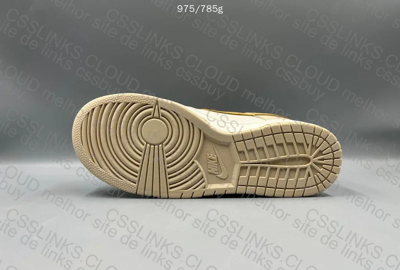 Dunk Metalic Gold 4