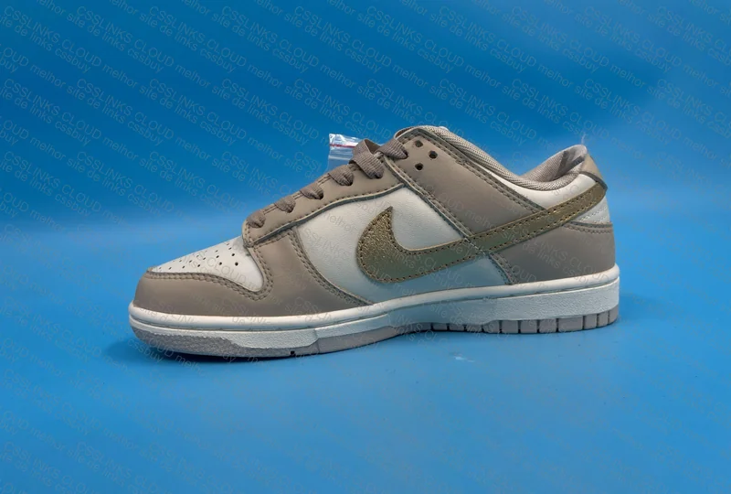 Dunk Metallic Gold