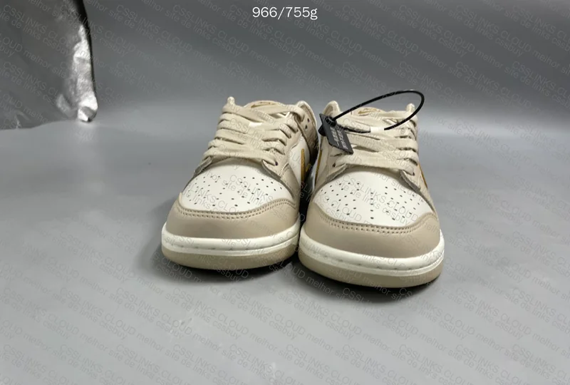 Dunk Metallic Gold 2