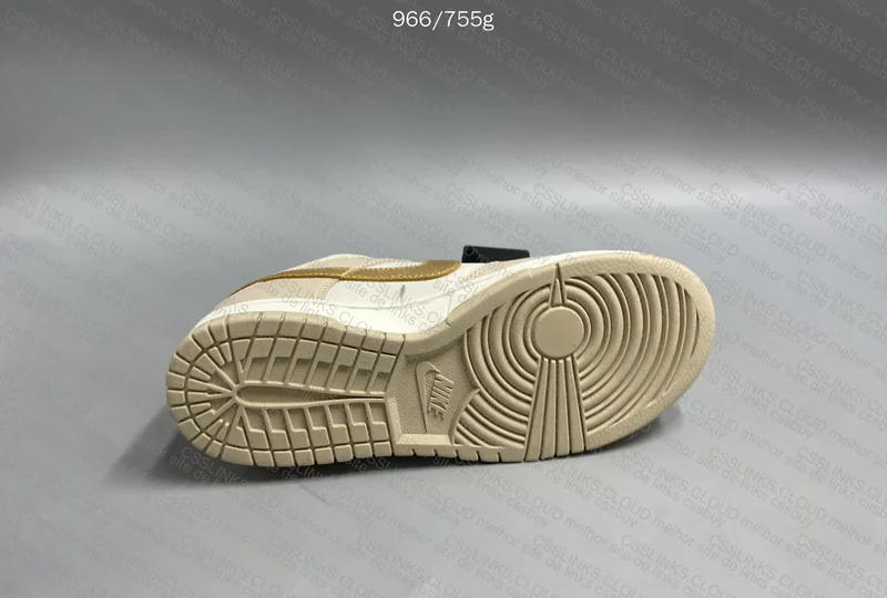 Dunk Metallic Gold 9
