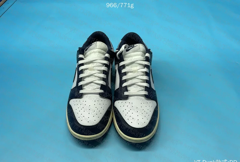 DUNK NAVY BLUE