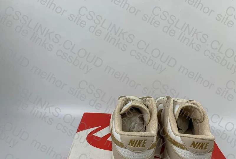 Dunk Phantom Metallic Gold 2