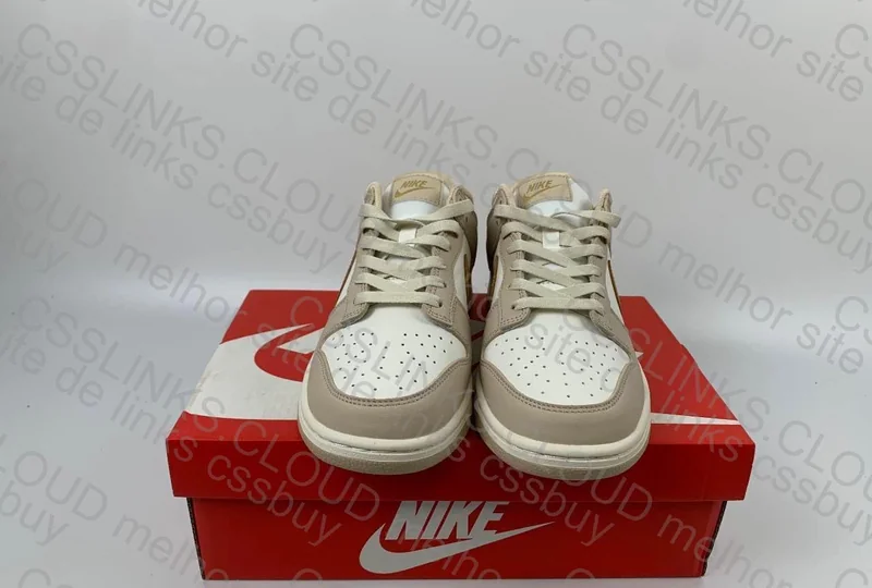 Dunk Phantom Metallic Gold 3