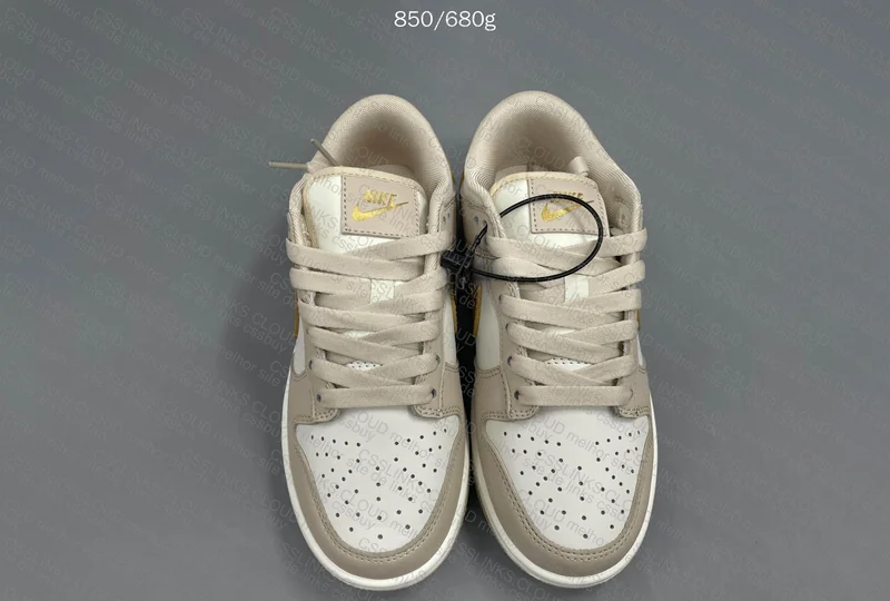 Dunk Phantom Metallic Gold Swoosh