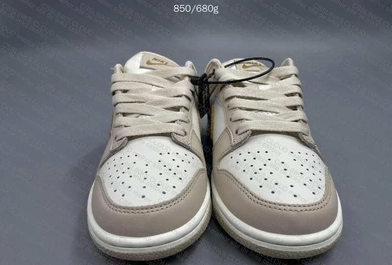 Dunk Phantom Metallic Gold Swoosh 2