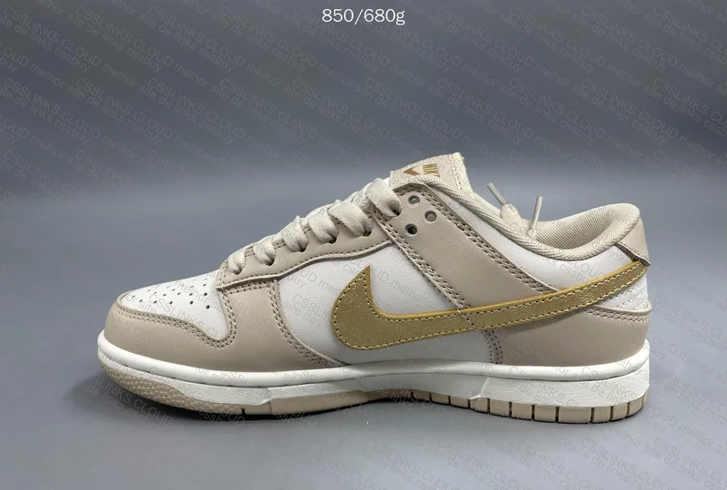 Dunk Phantom Metallic Gold Swoosh 5