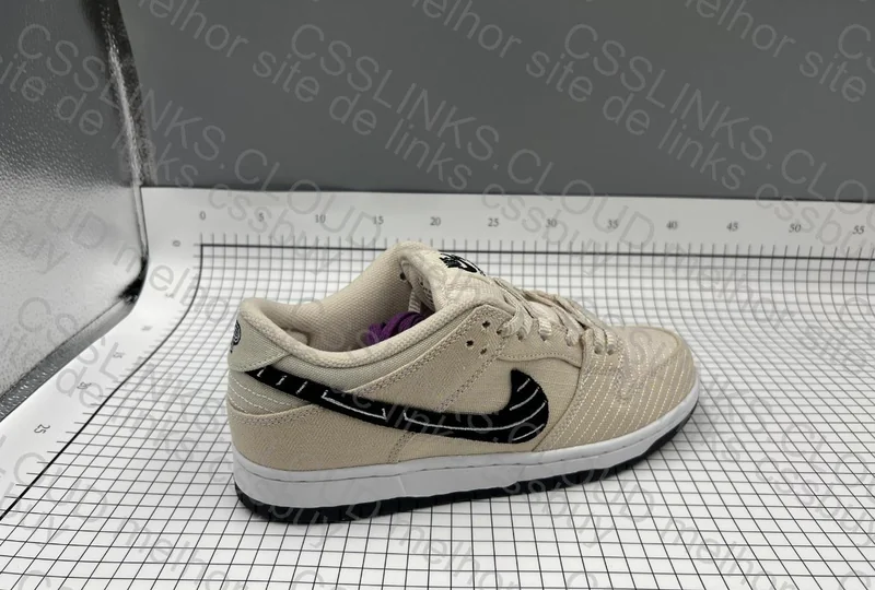 Dunk SB Albino M 4