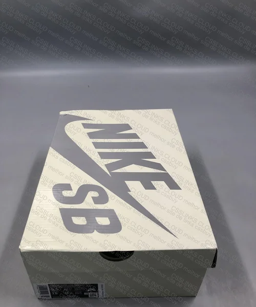 Dunk SB April - LJR Sneakers 8