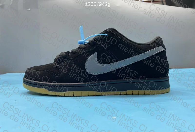dunk sb black gum 9