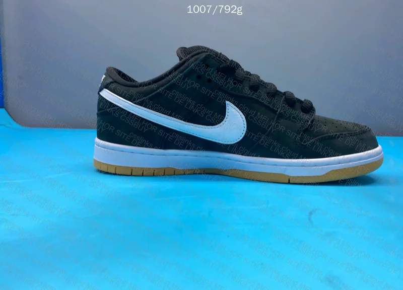 Dunk SB Black Gum 10
