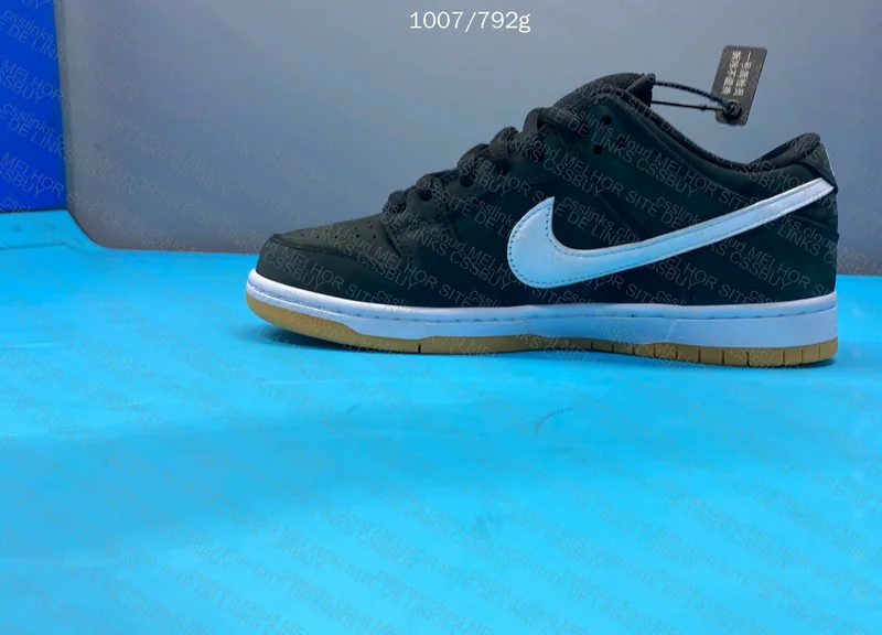 Dunk SB Black Gum 5