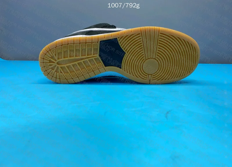 Dunk SB Black Gum 7