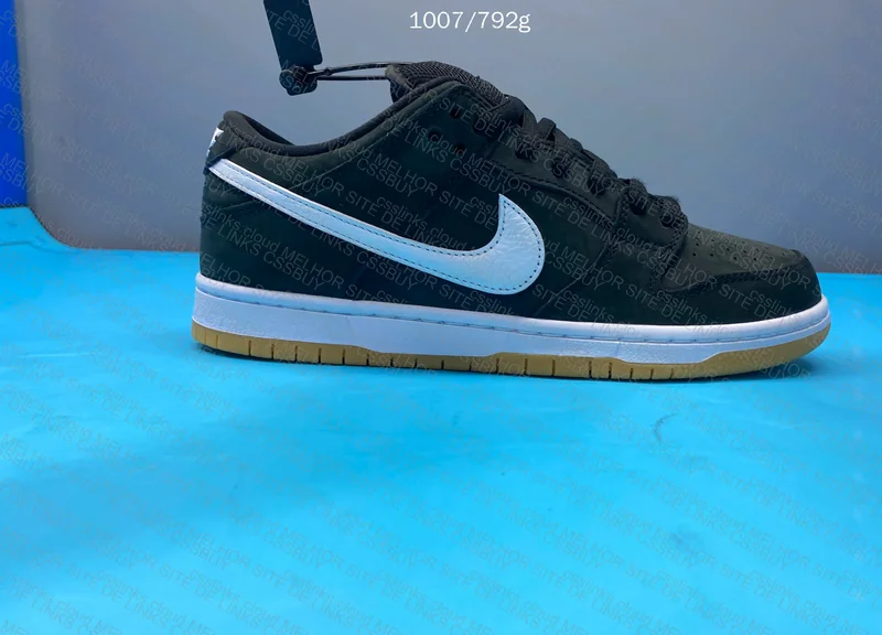 Dunk SB Black Gum 8