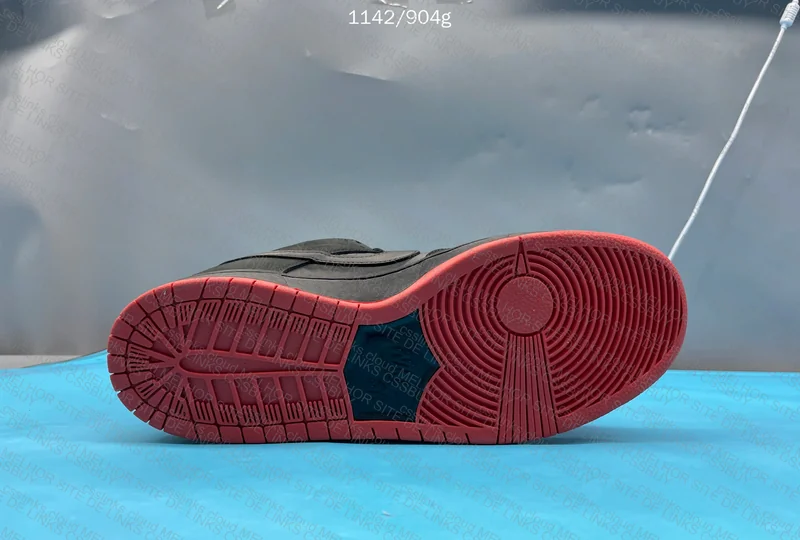 Dunk SB Black Pigeon 10