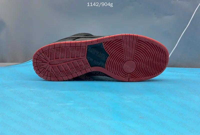 Dunk SB Black Pigeon 4