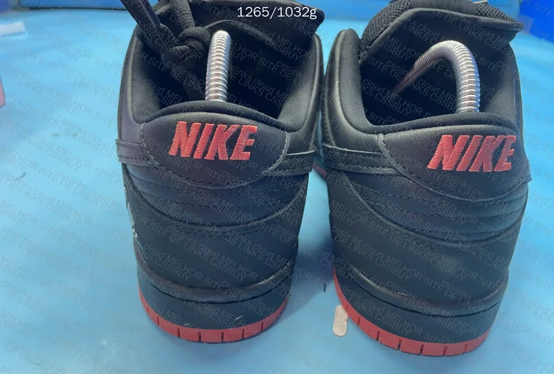 dunk sb black pigeon 2