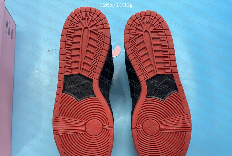 dunk sb black pigeon 7