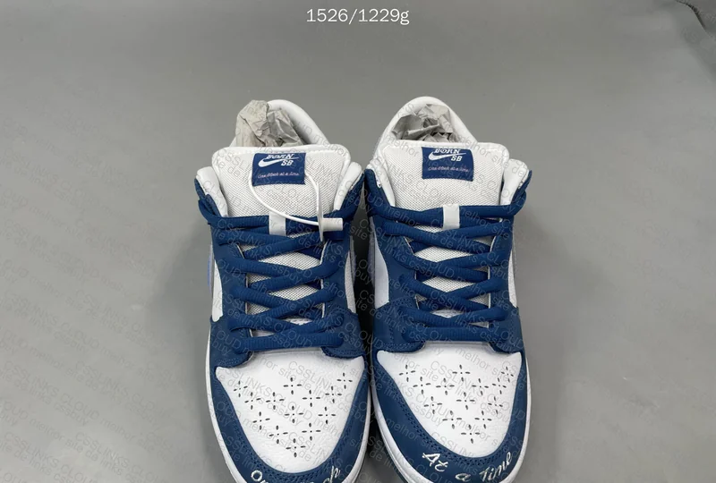 Dunk SB Born x Raised (M batch) 2