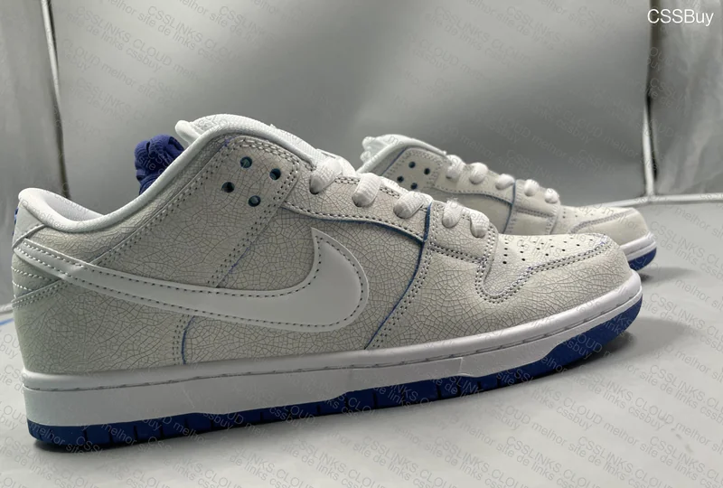 DUNK SB cracked leather