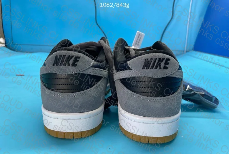 Dunk SB Dark Grey 2
