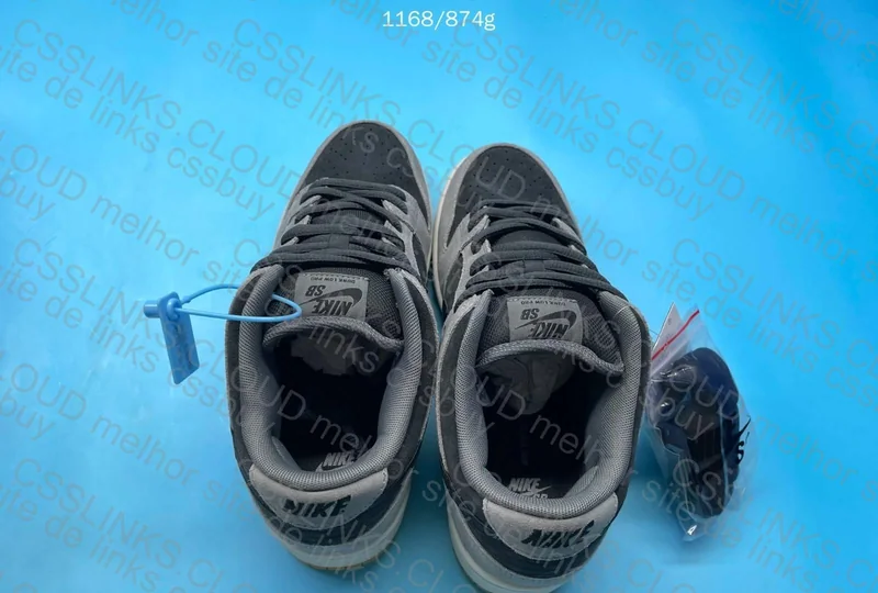 Dunk SB Dark Smoke Grey 3