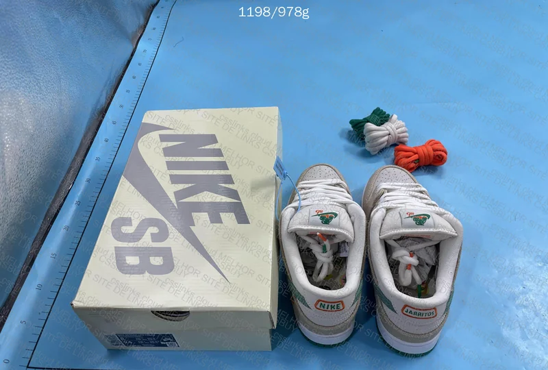 Dunk SB Jarritos 10