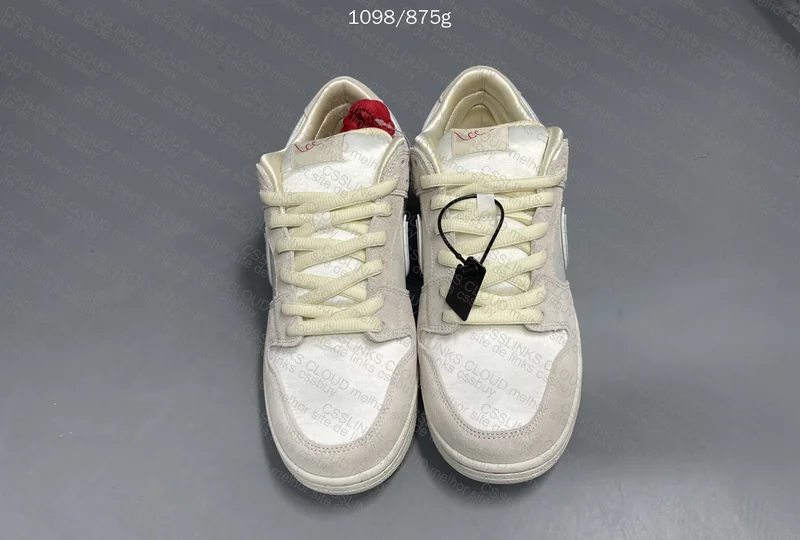 Dunk SB Low City of Love Light Bone