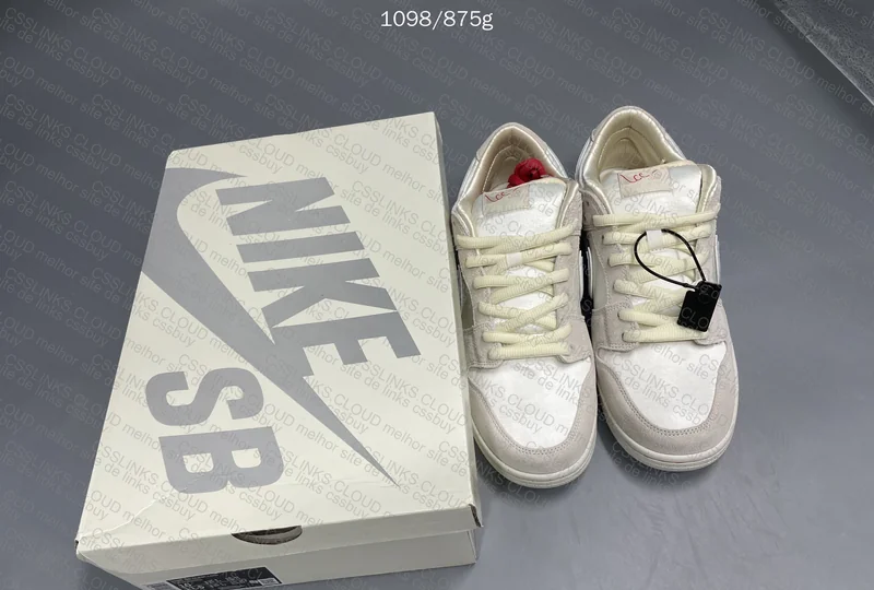 Dunk SB Low City of Love Light Bone 10