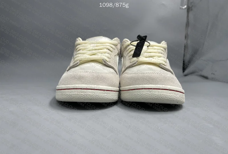 Dunk SB Low City of Love Light Bone 3