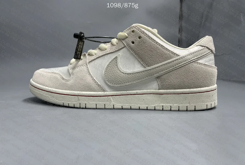 Dunk SB Low City of Love Light Bone 4