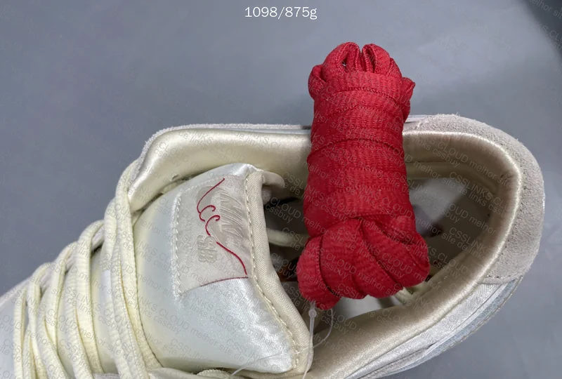 Dunk SB Low City of Love Light Bone 9