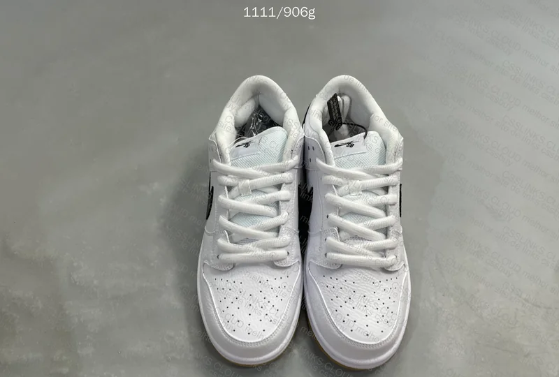 Dunk SB Low Pro ISO - CD2563-100 8