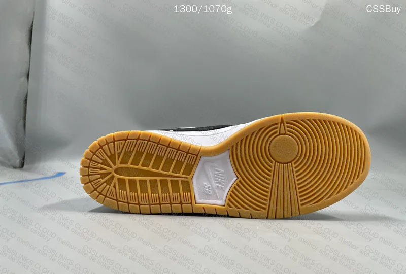 Dunk SB Low Pro 'White Gum' 3