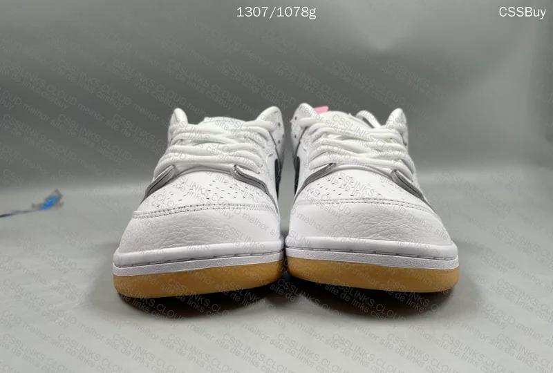 Dunk SB Low Pro 'White Gum' 4