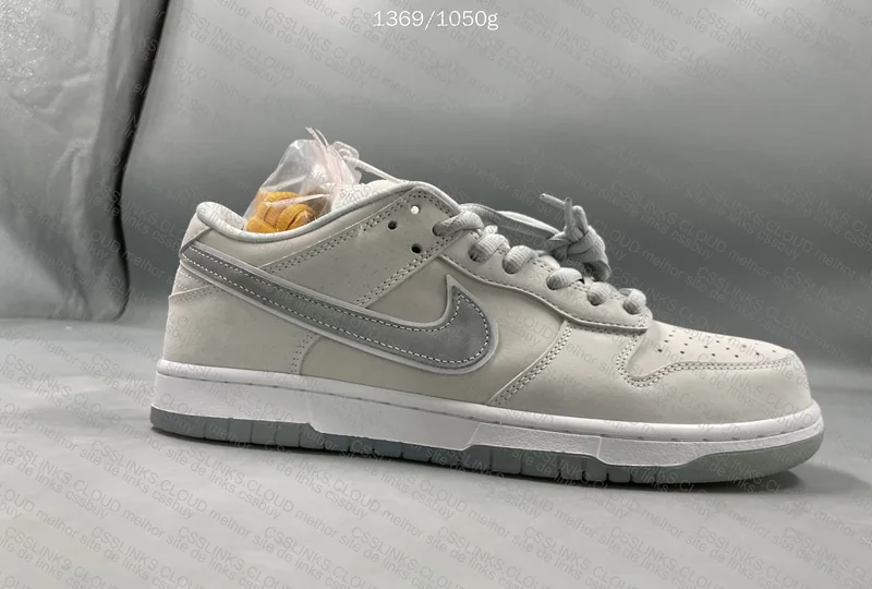 Dunk SB Low White Lobster 5