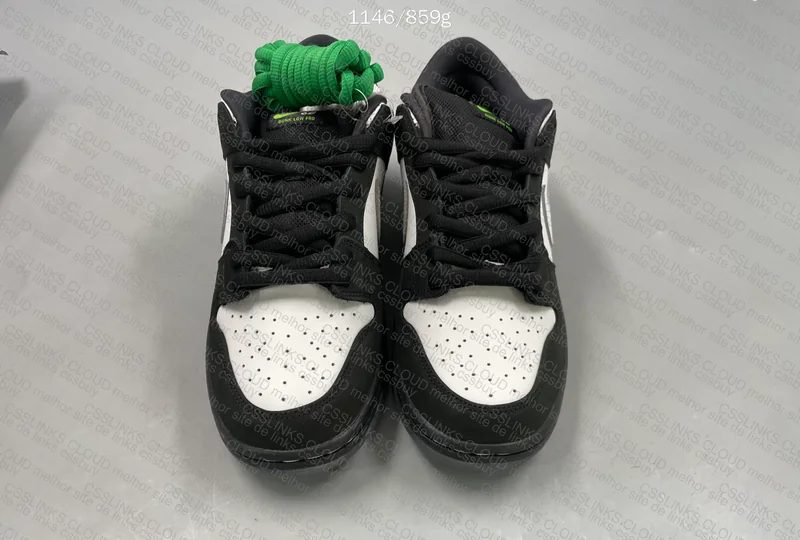 Dunk SB Panda Pigeon 4