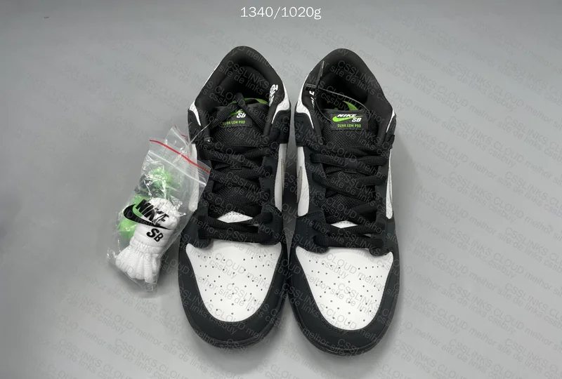 Dunk SB Pigeon BV White and Black (GL?) 4