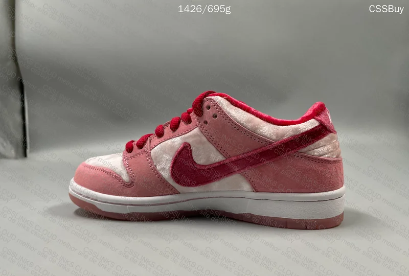 Dunk SB Strange Love 7