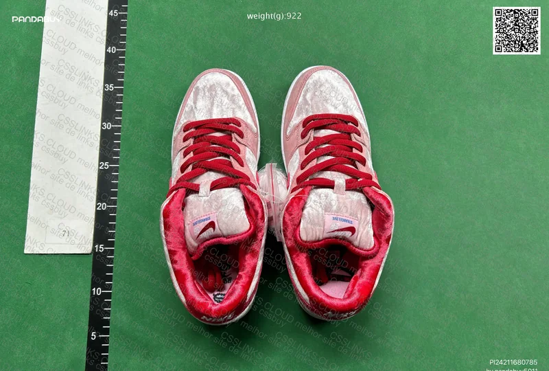 Dunk SB Strange Love [129Y - M Batch]