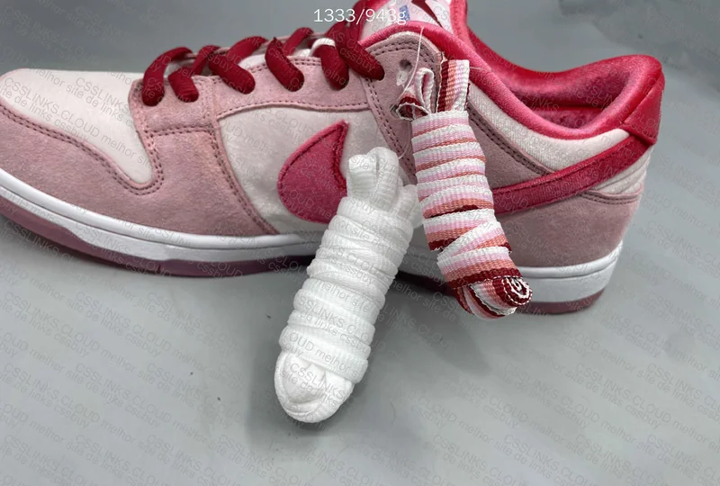 Dunk SB StrangeLove 10