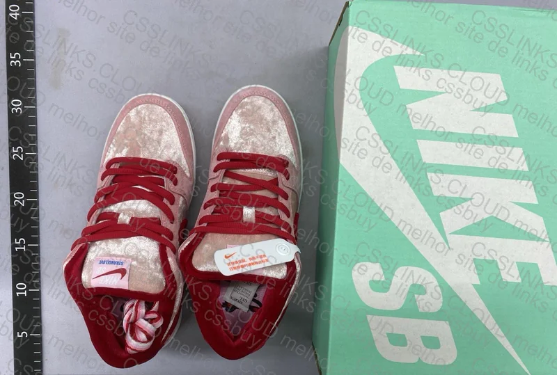 Dunk SB StrangerLove 5