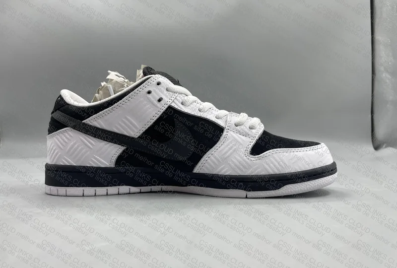 Dunk SB TIGHTBOOTH 6
