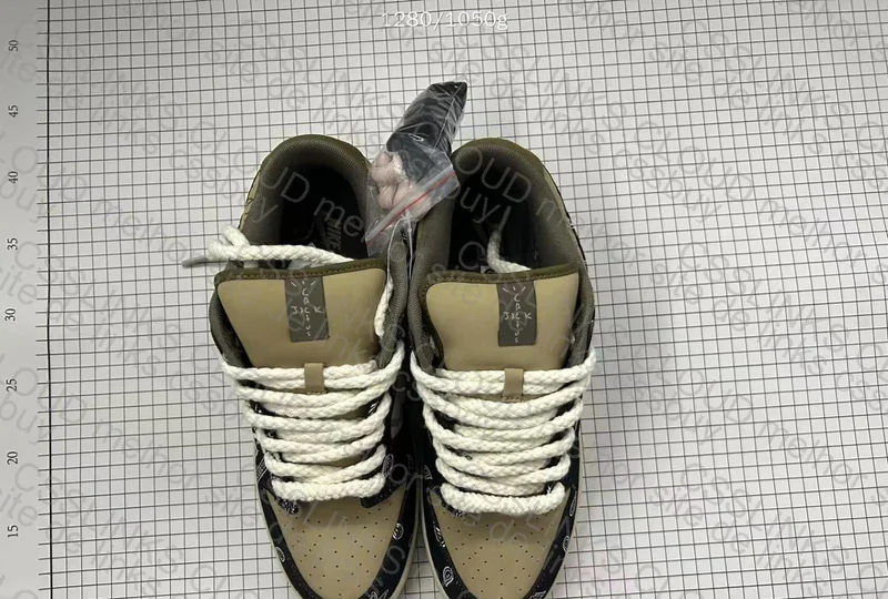 dunk sb travis 4