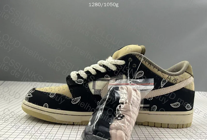 dunk sb travis 6