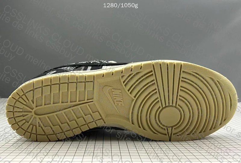 dunk sb travis 7
