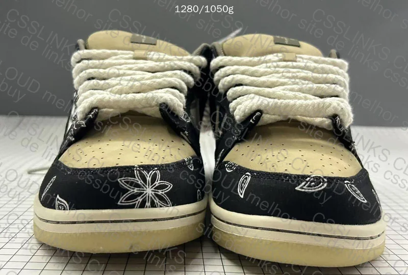 dunk sb travis 8