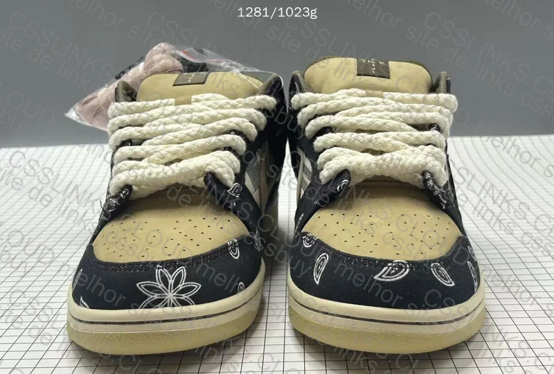 dunk sb travis 4